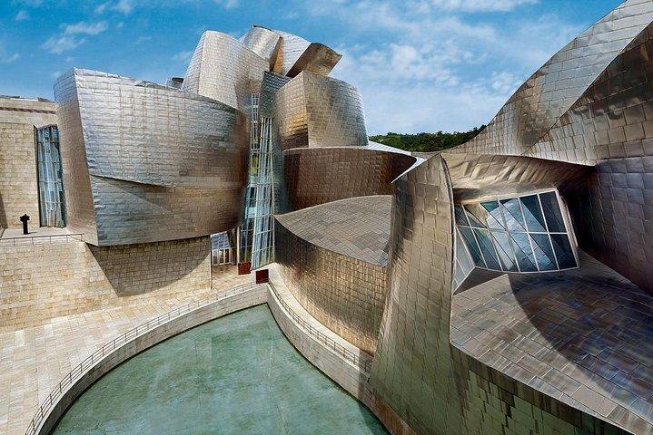 ビルバオ美術館プライベート小グループツアー（チケット付き）