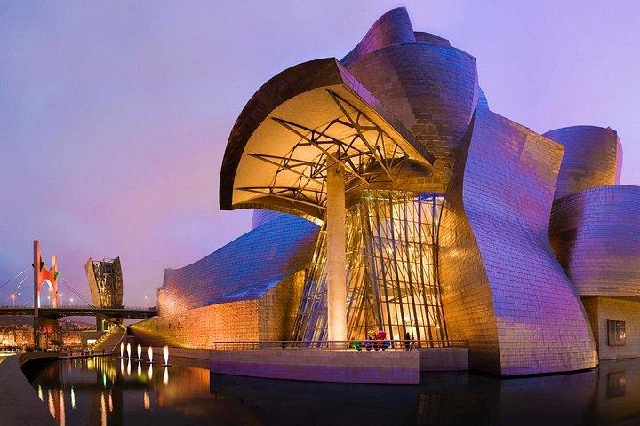 ビルバオ美術館プライベート小グループツアー（チケット付き）