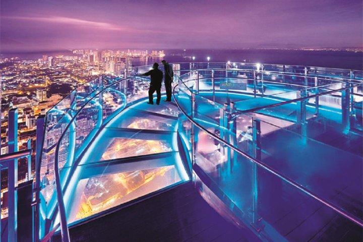 Penang Rainbow Skywalk at The Top Comtar Observação Deck