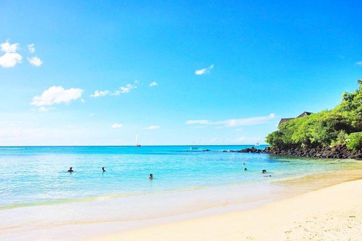 Tour Sky to Sea: escursionismo a Tamarind Falls e 4 spiagge del nord