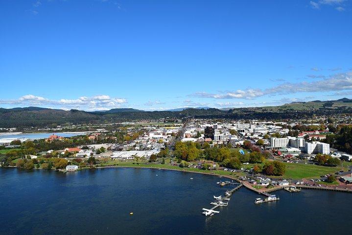 15 Minuten Crater Lakes Flug mit dem Wasserflugzeug von Rotorua