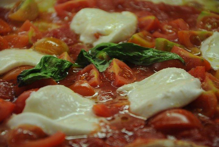 Roms madlavningsklasse: Lav pizza og pasta med vin og dessert