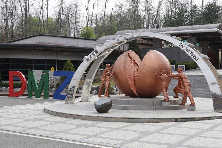 Tour di mezza giornata in DMZ e trasferimento all'aeroporto di Incheon (gruppo privato)