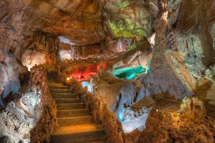 Natural Caves - Alcobaça - Nazaré - Vestkysten - Óbidos starter i Lissabon privat