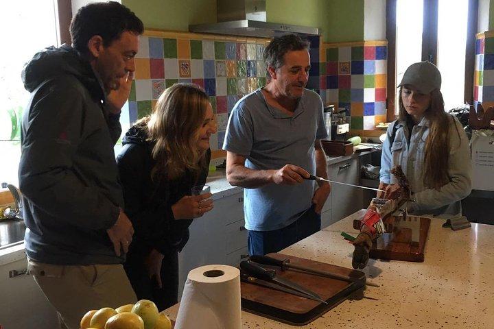 Van Sevilla: Pig Farm privédagtour en bezoek aan oude dorpen