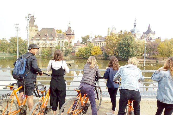 Budapest Historic Downtown cykeltur i små grupper