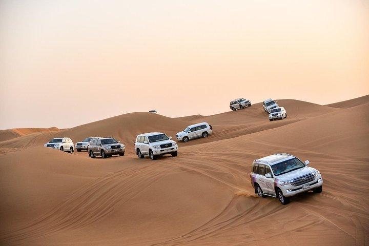 Dubai Desert Safari met BBQ en 4W Land Cruiser Dune Bashing-ervaring