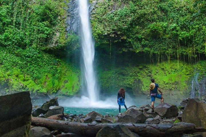 Visite privée de La Fortuna Waterfall & Baldi Hot Springs