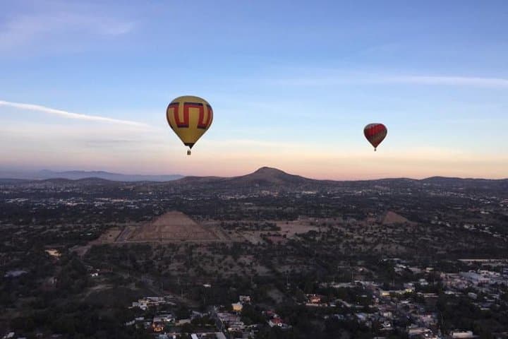 Full-Day Teotihuacan Hot Air Balloon Tour from Mexico City Including Transport