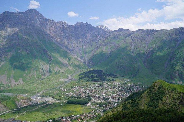 Full-Day Kazbegi - Stepantsminda, Gudauri Private Guided Tour