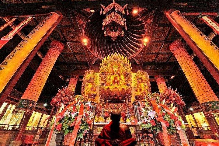 2時間のプライベート上海竜華寺院ウォーキングツアー