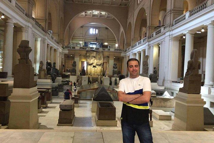 Tour privato di 8 ore Piramidi di Giza, sfinge, museo egizio e spettacolo di luci sonore
