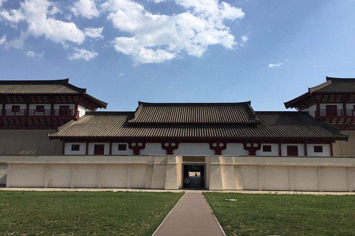 Xian Private Day Trip to Hanyangling Mausoleum and Banpo Museum
