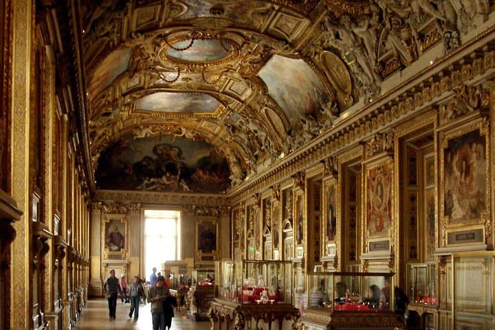 Paris Murders and Mysteries semi-private tour of the Louvre
