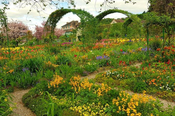 Private Tagestour zu den Giverny Gardens und Rouen von Paris