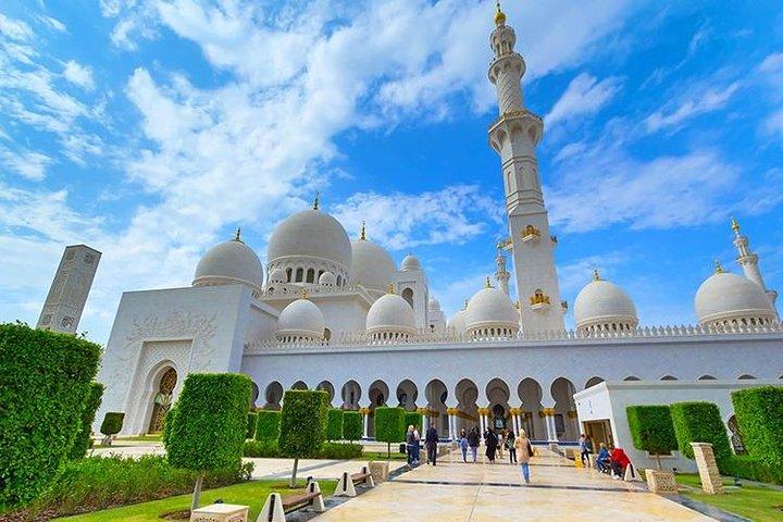Heldags Abu Dhabi Tour & Ferrari World-billetter