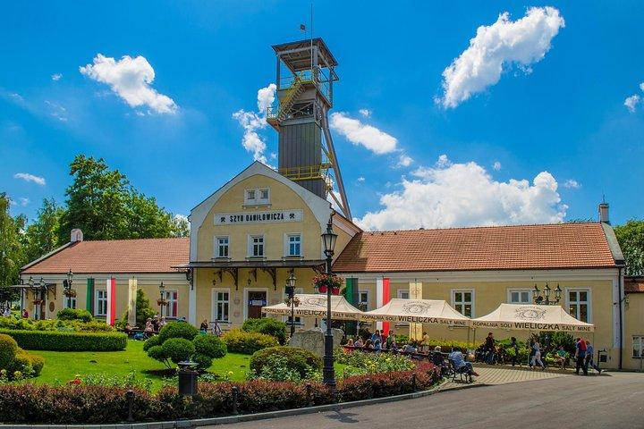 Wieliczka Salt Mineでのピックアップと専用運送