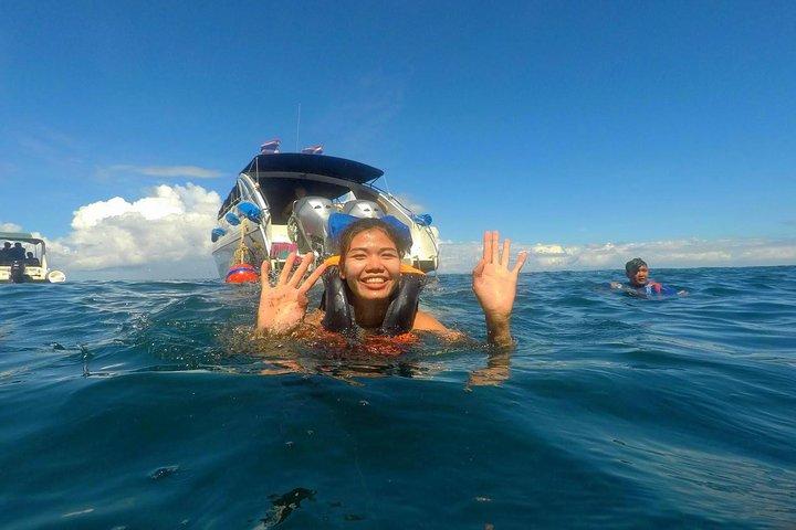 Tin Adventure Sea Tour to 4 Islands & Emerald Cave au départ de Koh Lanta