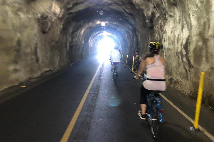 Diamond Head Bike para caminhada e almoço local