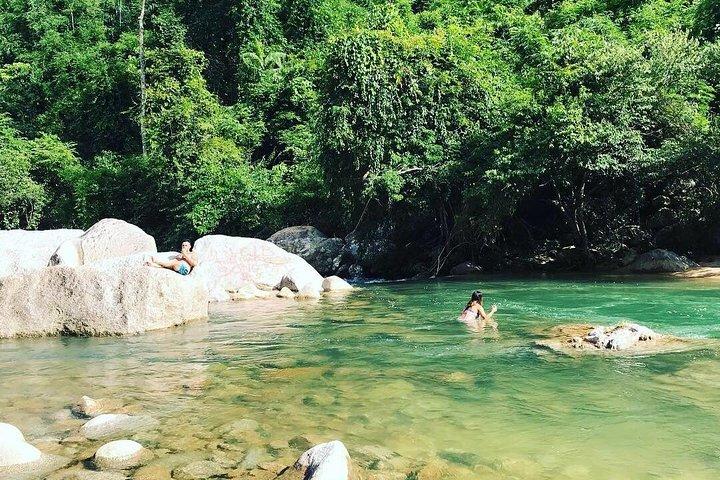 Excursão de motocicleta escondida na reserva natural de Hon Ba Churrasco, cerveja, cachoeira