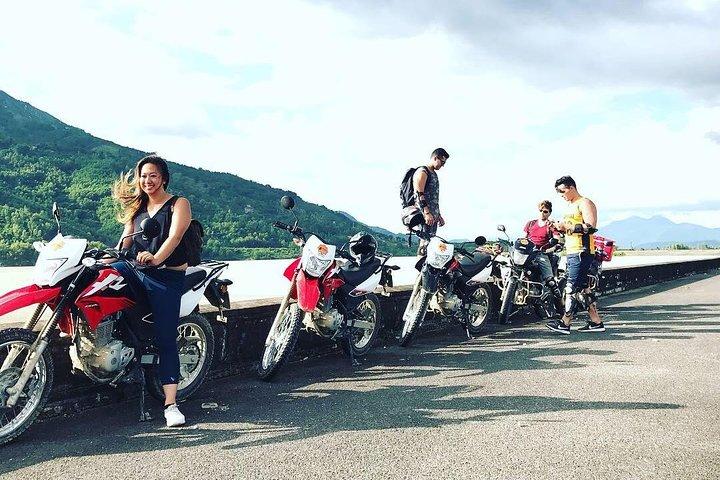 隠れたホンバ自然保護区バイクツアーBBQ,ビール,滝