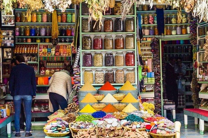 4-Hour Old Delhi Evening Walking Tour with Local Dinner & Guide