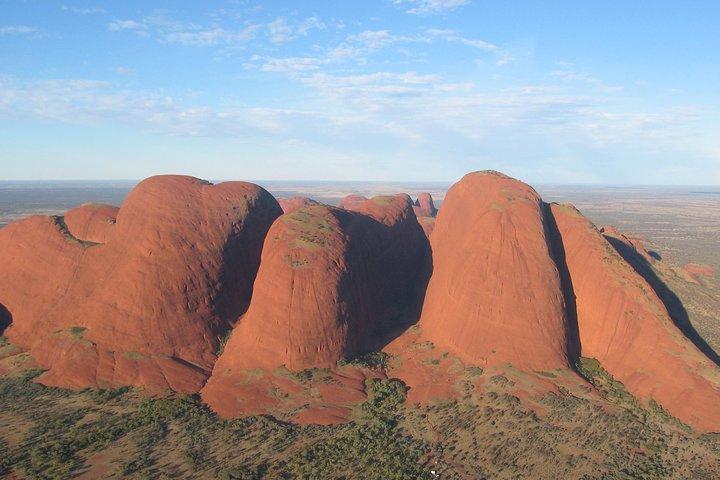 25 - Minuten Uluru und Kata Tjuta Rundflug
