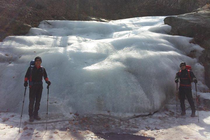 山の専門家と一緒に北漢山ピーク（白雲台：836.5m）へのプライベートハイキングツアー
