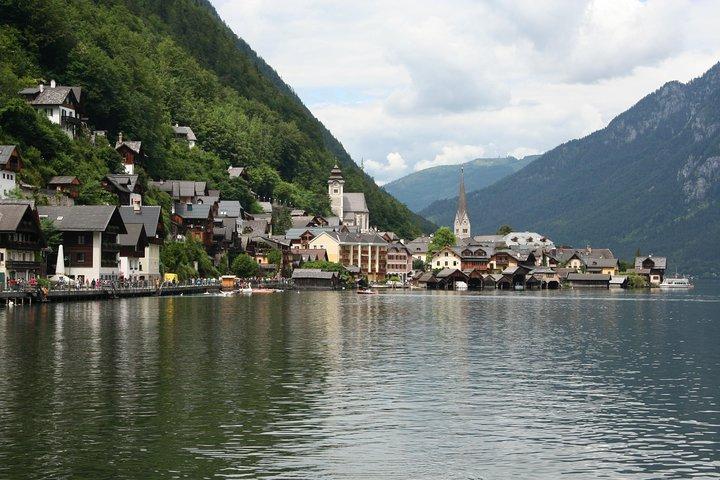 ハルシュタット＆オルト城、アルパイン湖ガイド付き日帰り旅行。 No Admont!