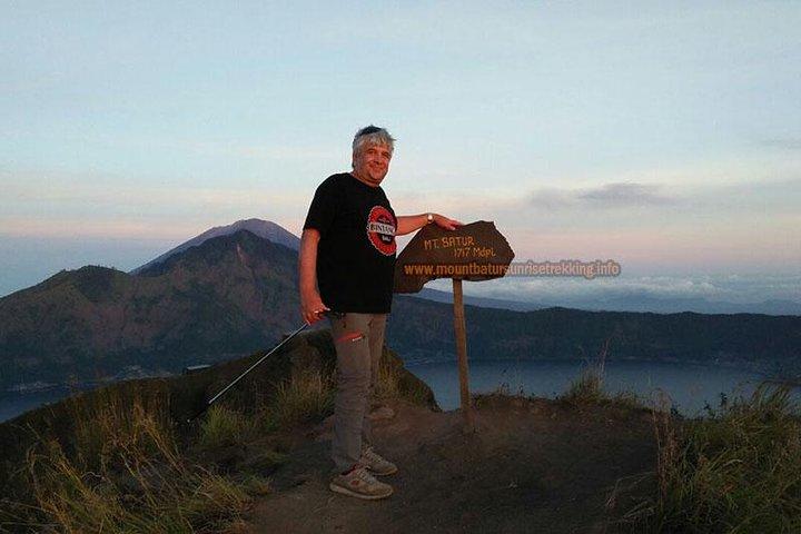Trekking au coucher du soleil sur le mont Batur (comprend le déjeuner avec menu fixe avant la randonnée au restaurant)