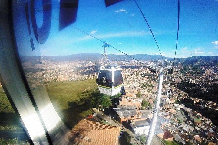 Medellin Metro Tour med transport inklusive Fernando Botero's Plaza