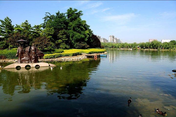 Excursão à tarde de Xian ao pagode do Grande Ganso Selvagem e ao Qujiang Pool