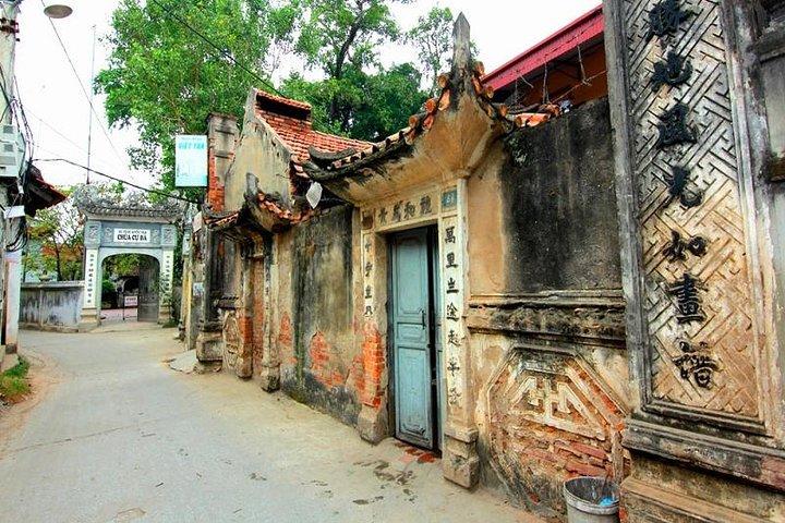 Cu DaとVan Phuc Village：ハノイからのプライベートツアー