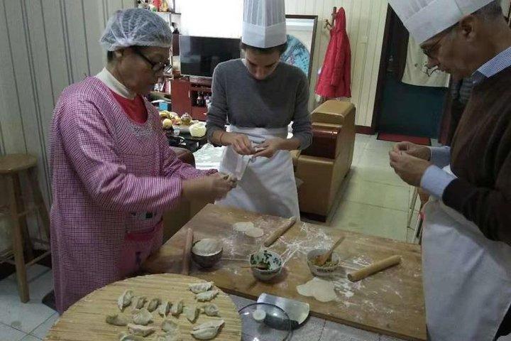 Private Xi'an Local Family Visit with Chinese Cuisine Cooking