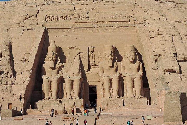 Abu Simbel Temples Private Tour från Aswan med lunch