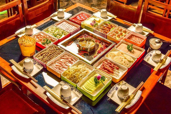 Xian Night Food & Leisure Tour: Hot Pot & Big Wild Goose Pagoda Square