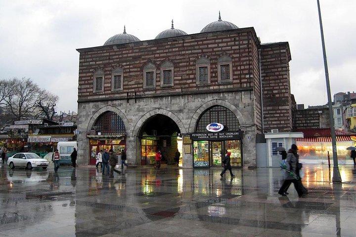 Full-Day Bosphorus Cruise, Dolmabahçe Palace&Two Continents Tour