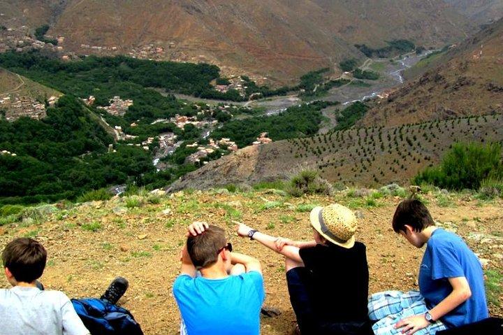 日帰り旅行：ベルベル村と4つの渓谷アトラス山脈＆ウォーターフーl＆ラクダ乗り