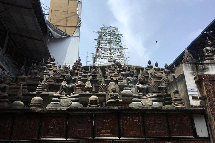寄港地観光ツアー コロンボ港旅客桟橋からケラニヤ寺院まで。