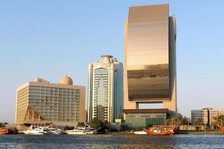 Red Dune Desert Safari con cena, Dubai City Tour e Dhow Cruise Dinner - TRIO