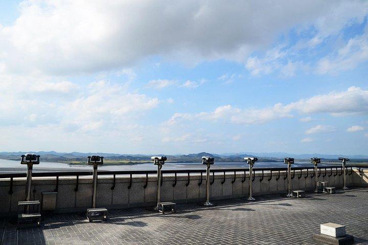Werfen Sie einen Blick auf Nordkorea bei einer 4-stündigen Zwischenstopp-Tour