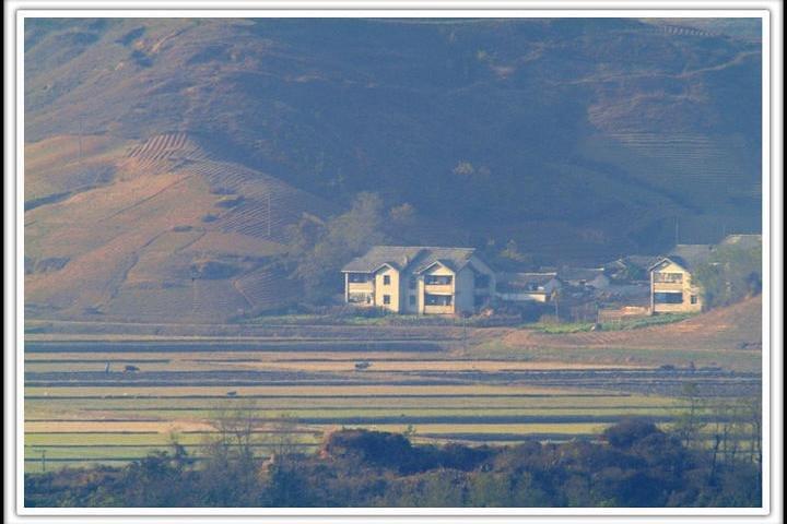 Werfen Sie einen Blick auf Nordkorea bei einer 4-stündigen Zwischenstopp-Tour