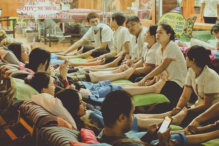 Experimente Bangkok à noite com Streetfood Dinner & Foot Massage