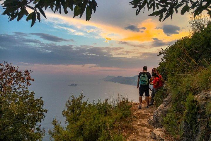 Descubra a excursão privada "Caminho dos Deuses" de Amalfi Positano Sorrento