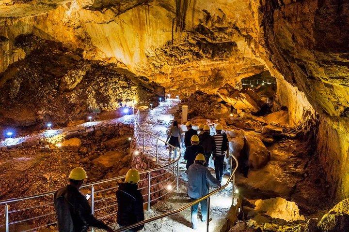 Da Sarajevo: Tour della grotta di Bijambare e della sorgente del fiume Bosna