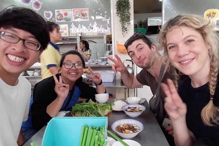 HCM City Local Street Food mit dem Roller / Aodai Rider Saigon Tour