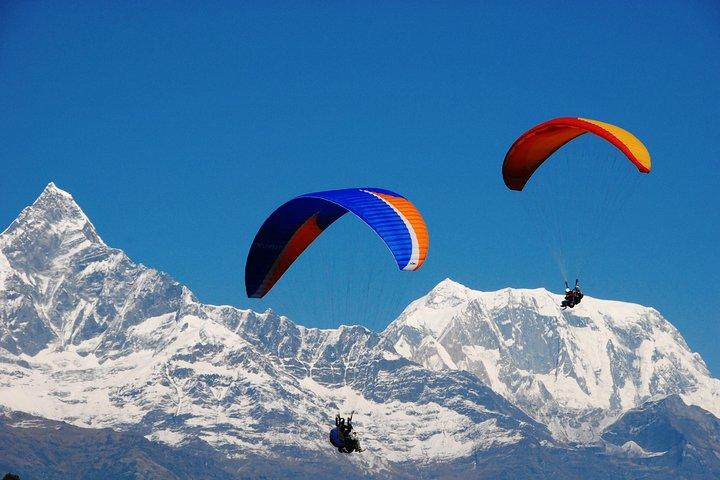Unglaublicher Gleitschirmflug in Pokhara