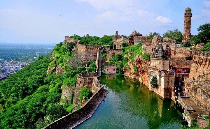 Chittorgarh Sightseeingtur Med Bil Og Driver