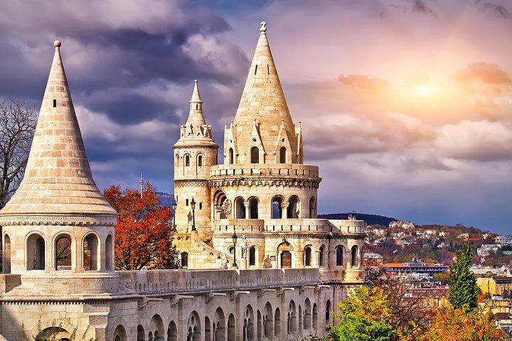 Visite privée d'une journée complète à Budapest avec une voiture climatisée confortable