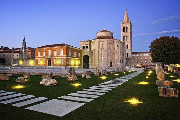 Excursión guiada privada por los Lagos de Plitvice desde Zagreb con traslado a Zadar